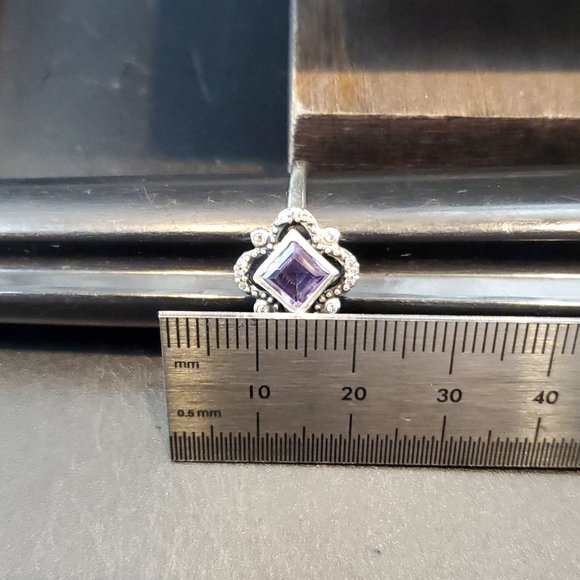 Size 8 925 Sterling Silver Brilliant Amethyst And Cubic Zirconia Ring - Picture 7 of 8